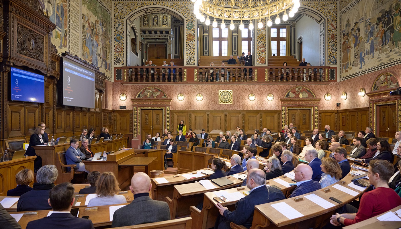 Der Grosse Rat tagt in einer reichen Bilderwelt.