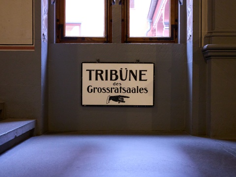 Ausschilderung Tribüne